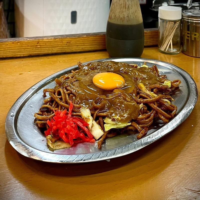 カレーソース焼きそば 生卵(浅草やきそば 福ちゃん)