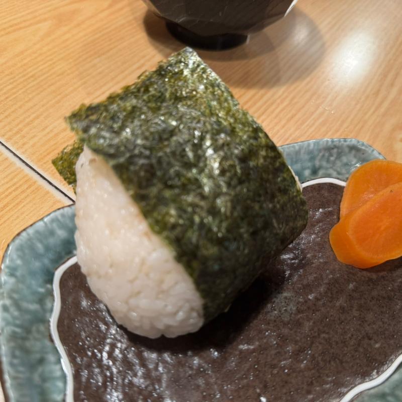 おにぎり　鮭(やきとり酒蔵 庄助本店)