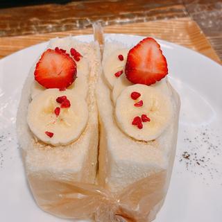 フルーツ&コーヒークリームサンド(アトリエ・モリヒコ)