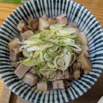 ミニチャーシュー丼(めん処 鶴つる)