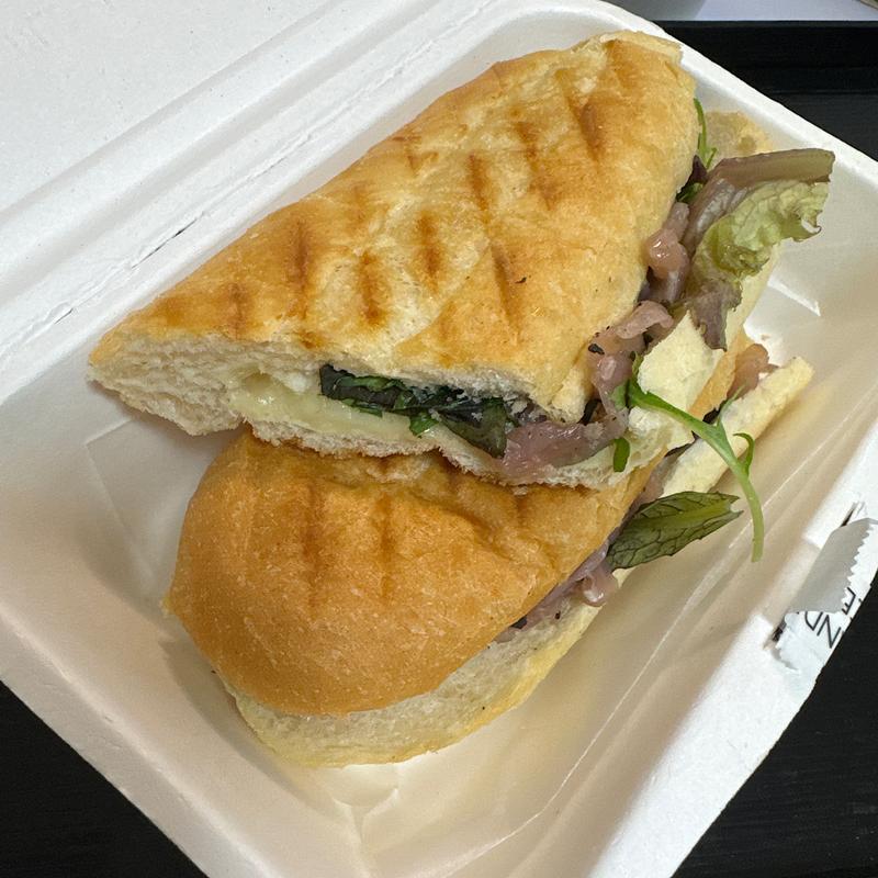 生ハムとミックスリーフ(KITASANDO COFFEE)