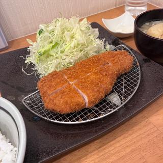 ランチ ロースかつ定食