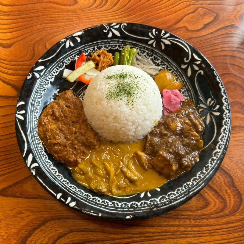 3種盛り 無水チキン・シーフード・ポーク(スパイスカレー・クイーン)