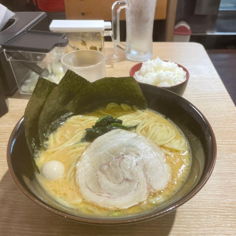 醤油ラーメン(家系ラーメン 鶴見 幸家)
