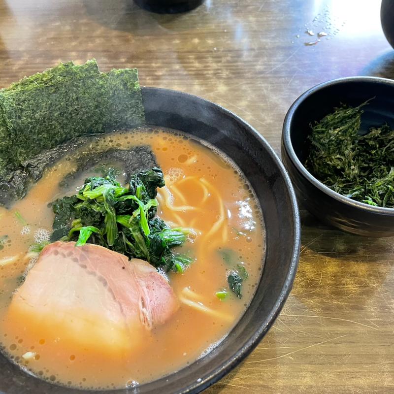 らーめん(横浜家系らーめん 天王家 寒川総本店)