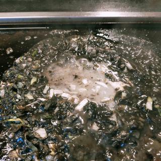 イカスミもんじゃ焼き