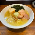 　丸鶏と浅利のらぁ麺