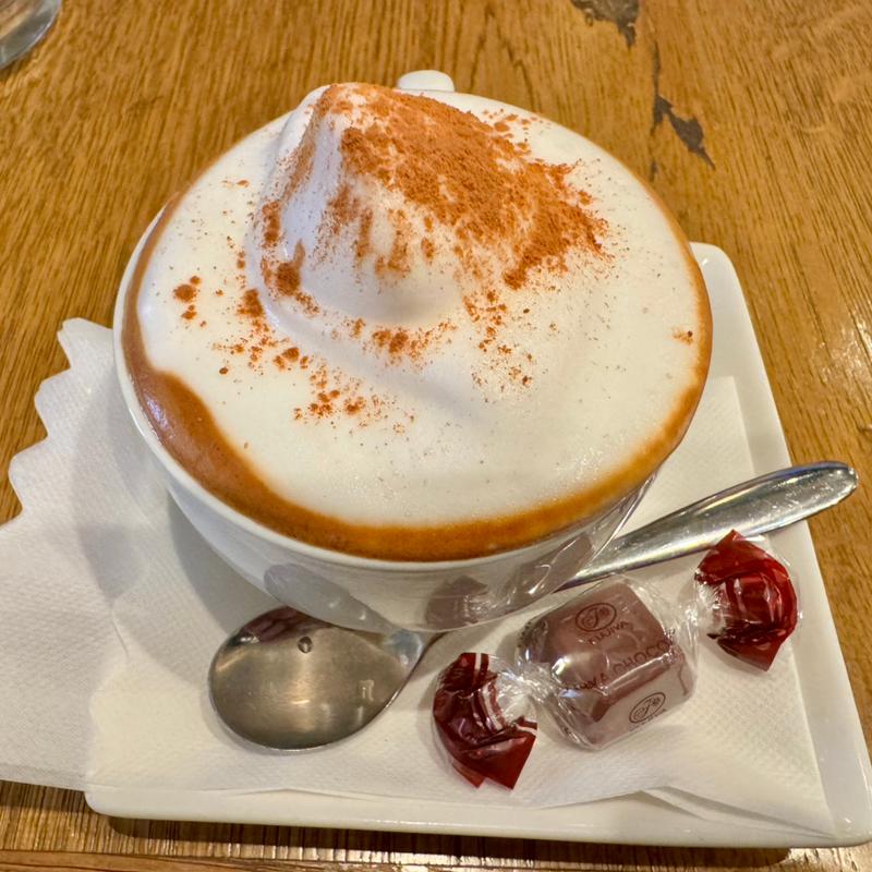 カプチーノ(ワールドスター カフェ （Worldstar Cafe）)