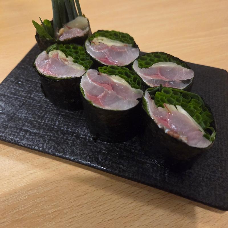 鯵の薬味巻き(さるぅ)