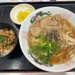 宮島醤油ラーメンとミニ穴子丼(宮島サービスエリア下り線 ショッピングコーナー )