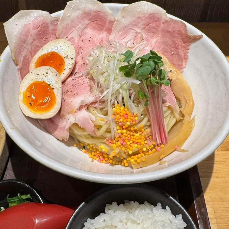 カレー鶏ドロつけ麺 半チャーシュー 半玉子 〆のご飯(麺のようじ)