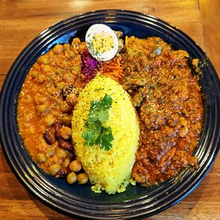 あいがけカレー(ミックスビーンズ・塩チキン)(スパイスカレースタンド 輪心)