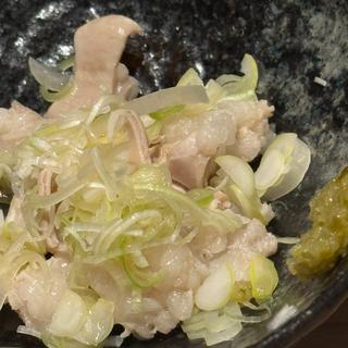 ゆでもつ(豚そば 月や)