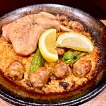 チキンとサルシッチャのパエリア
