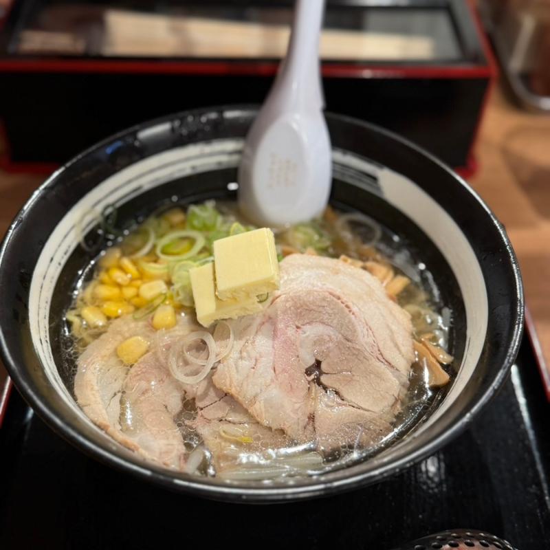 塩バターコーンラーメン ハーフサイズ(札幌ラーメン 雪あかり 新千歳空港店)