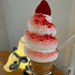いちごソフトクリーム(Moo)