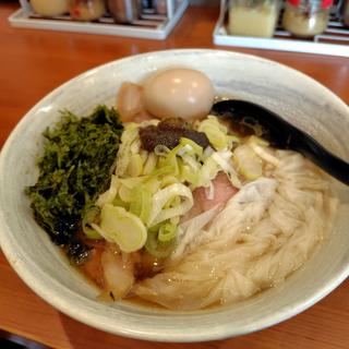 醤油らぁめん特製トッピング(イ袋ワシづかみ)