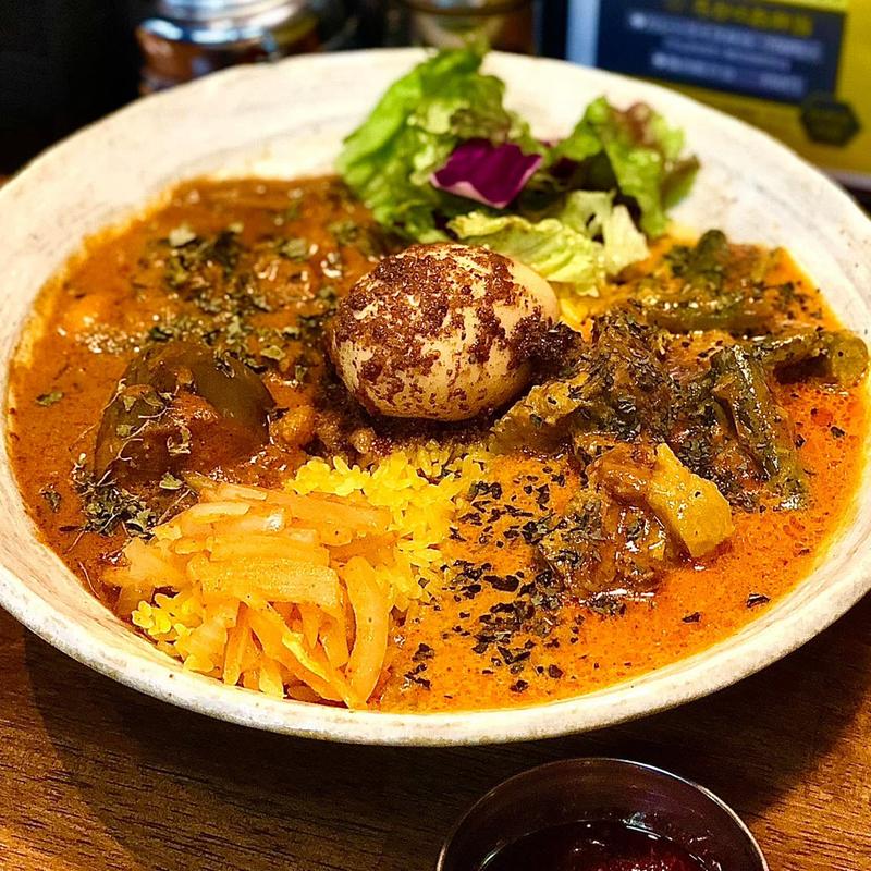 限定とコルマの2種カレー(SPICY CURRY 魯珈 （スパイシーカレー ろか）)