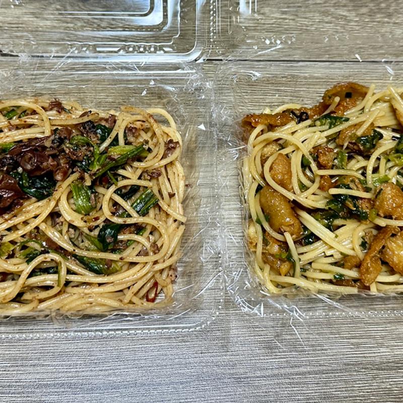 パスタセット(ホタルイカパスタ、鶏皮のねぎ塩パスタ)(ベルクス 東墨田店)