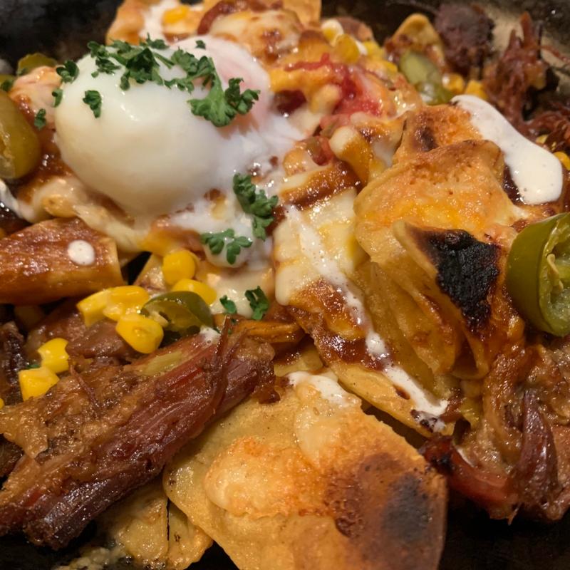 BBQ ビーフナチョス(LAS DOS CARAS MODERN MEXICANO Y TACOS)