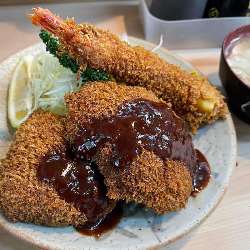ひとくちカツエビフライ定食(丸八とんかつ店)