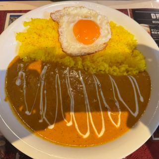 カレーライス：目玉焼き