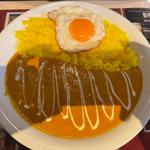 カレーライス：目玉焼き