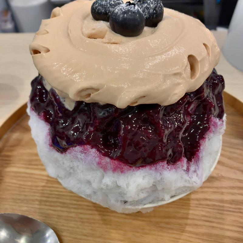 私のブルーベリー。(私のかき氷。)