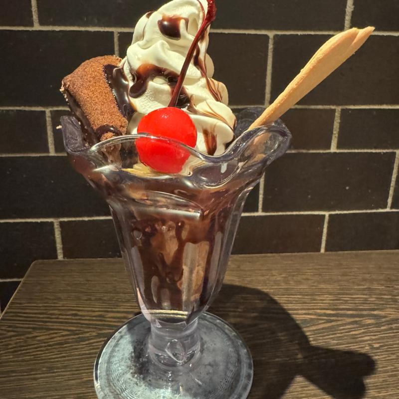 チョコケーキとバナナのチョコレートパフェ(サンマルクカフェ 大阪本町店)
