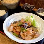 鶏とナスのスタミナ炒め ミニうどん(めん処 竹ちゃん)