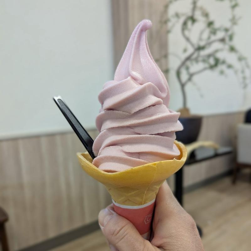 ワインソフトクリーム(旅の駅 kawaguchiko base)