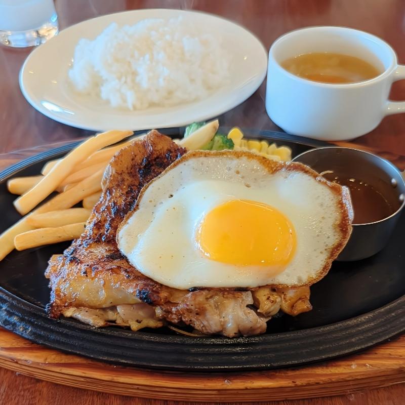 あつあつ鉄板チキングリル~バター醤油ソース~(ロイヤルホスト高槻店)