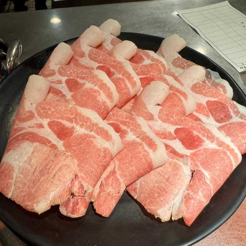 追加　栗豚100g（スペイン）(しゃぶしゃぶぐるまん 大阪梅田店)