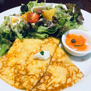 チーズガレット＆ニースサラダプレート
