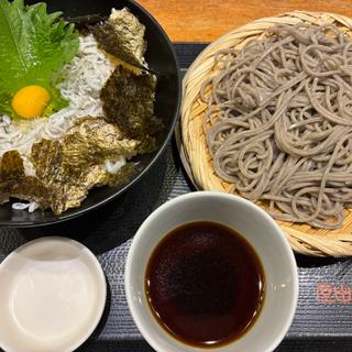 しらす丼とそばのセット(蕎麦居酒屋　高田屋　川崎)