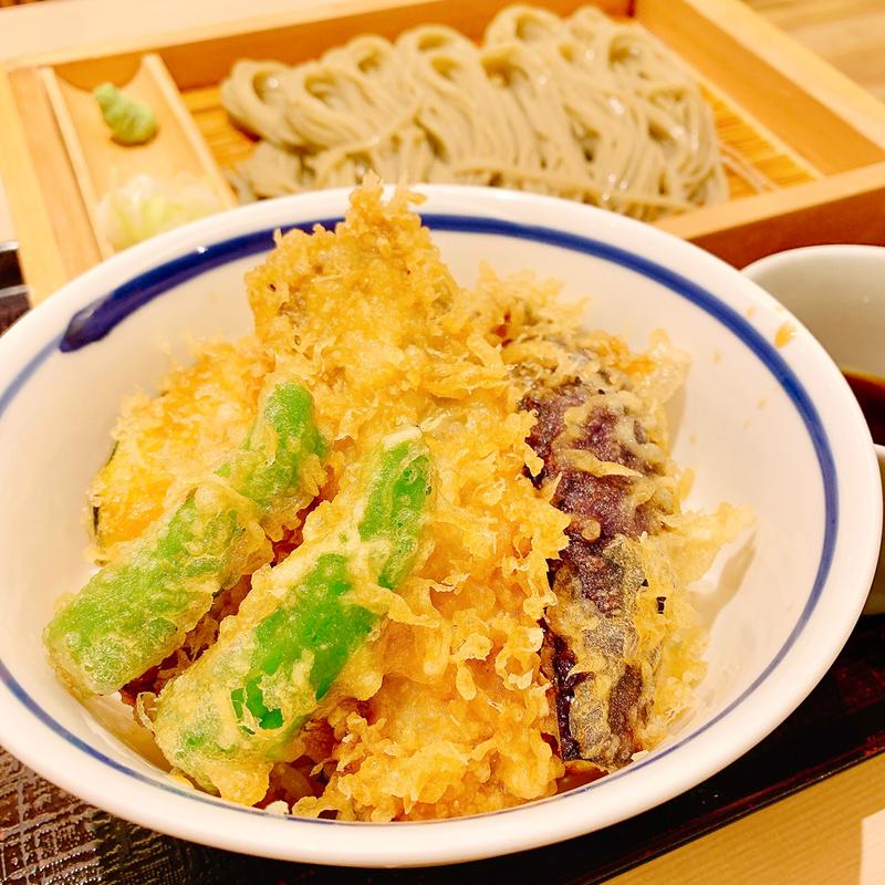 穴子天丼とへぎ蕎麦セット(長岡小嶋屋 CoCoLo新潟店)