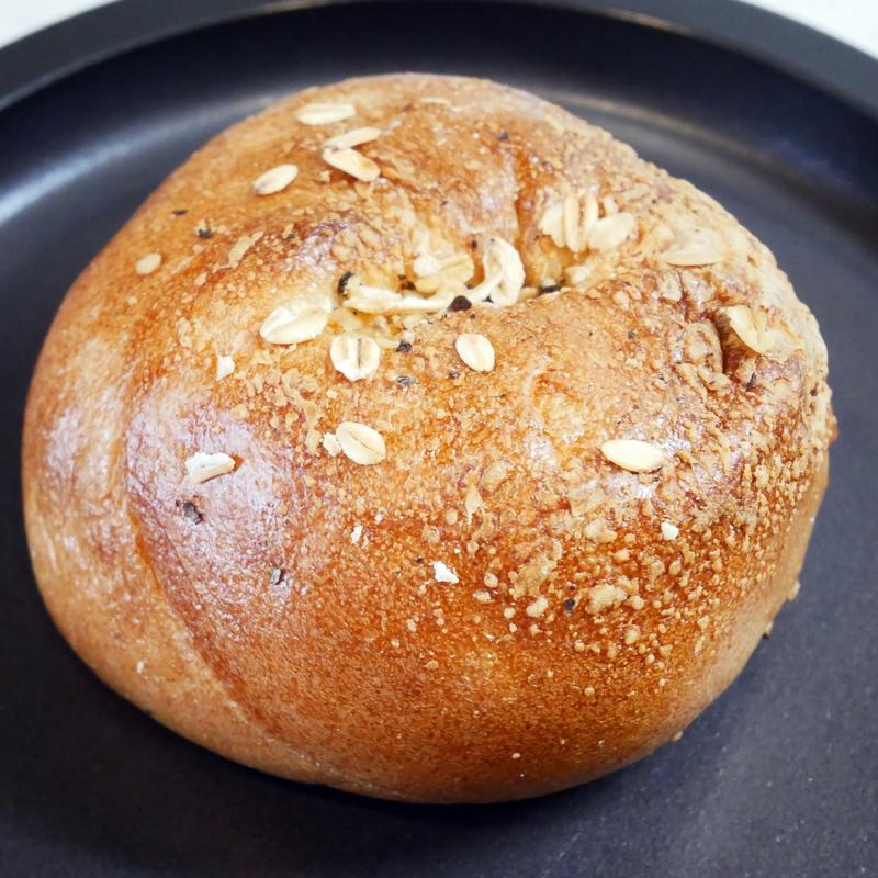 角切りハムと粒マスタード＆チーズ(テコナベーグルワークス)