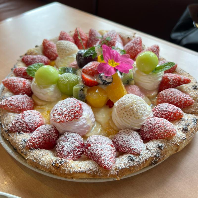 いちごのデザートピッツァ(シャレード （CHARADE）)