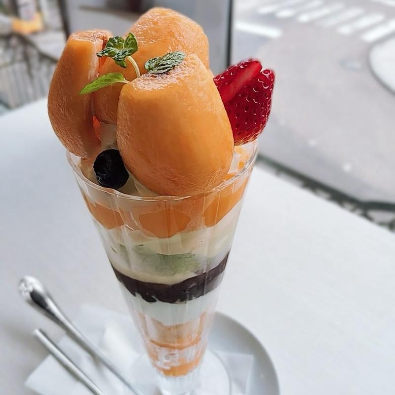 びわパフェ(むらはた )