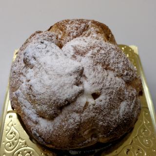 大きなシュークリーム