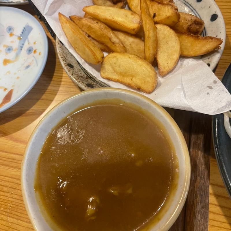 フライドポテト　カレーソース(武州うどんあかね&みどりダイニング)