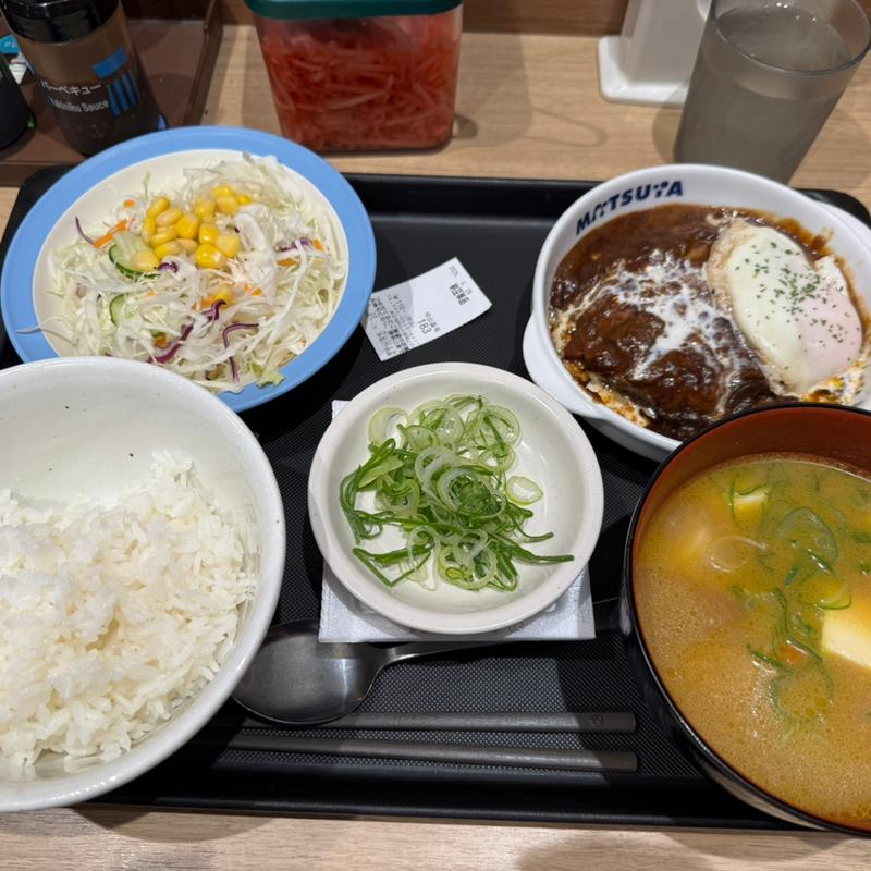 ブランエッグハンバーグ定食：豚汁(松屋 新宿3丁目店 )