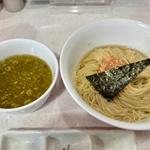 ぶどう山椒の昆布水塩つけ麺