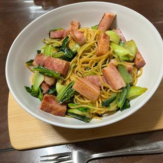 ベーコンと青梗菜のパスタ(創作料理　我家)