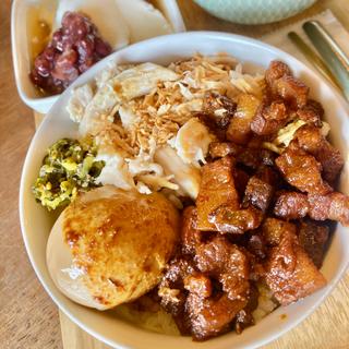 ルーロージーロー飯　煮卵トッピング