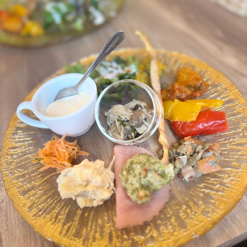 ホリデーランチコース（デルクオーレのスペシャル前菜盛り合わせ）(メルカティーノ デル クオーレ （Mercatino Delcuore）)