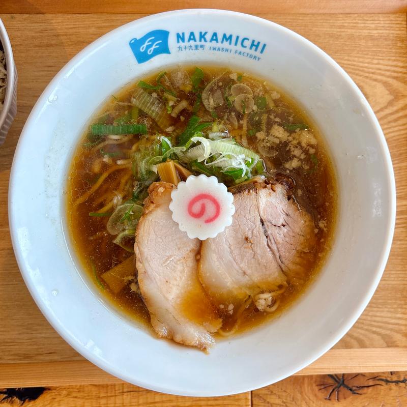 煮干香る中華そば(なかみち)