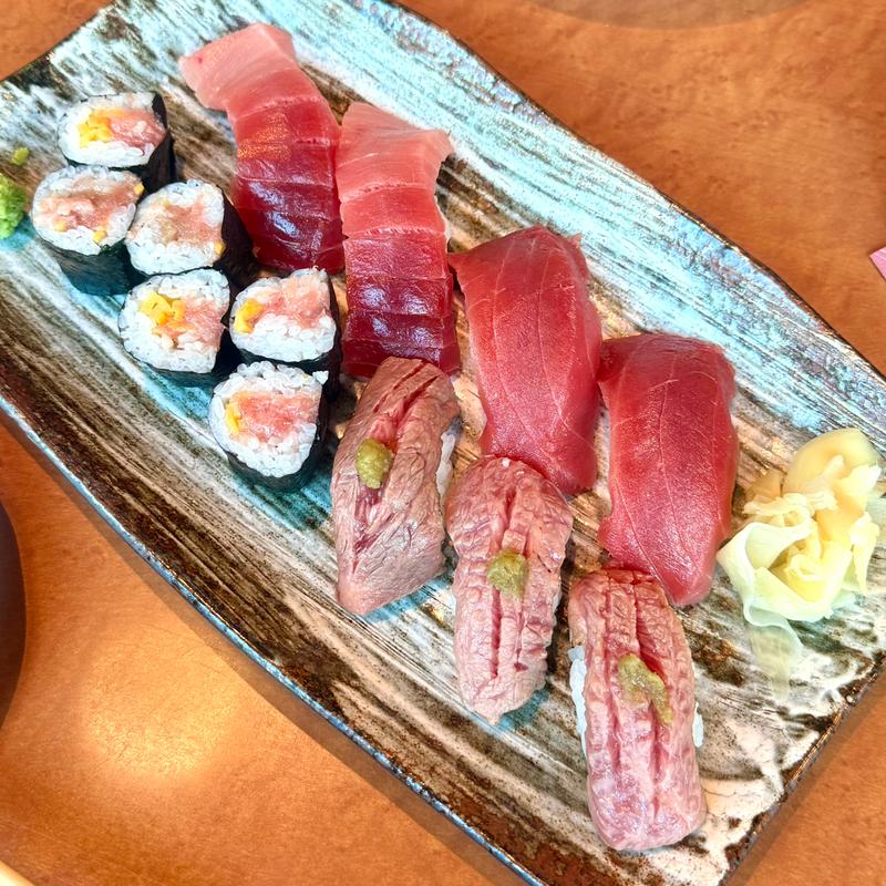 本鮪と炙り和牛のコラボ握り(寿し和 和香苑)