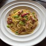 ベーコンとそら豆のオイルパスタ