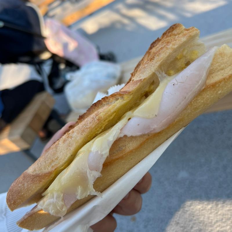 パリジャン ハムとチーズのサンドイッチ、(フランスパビリオン)